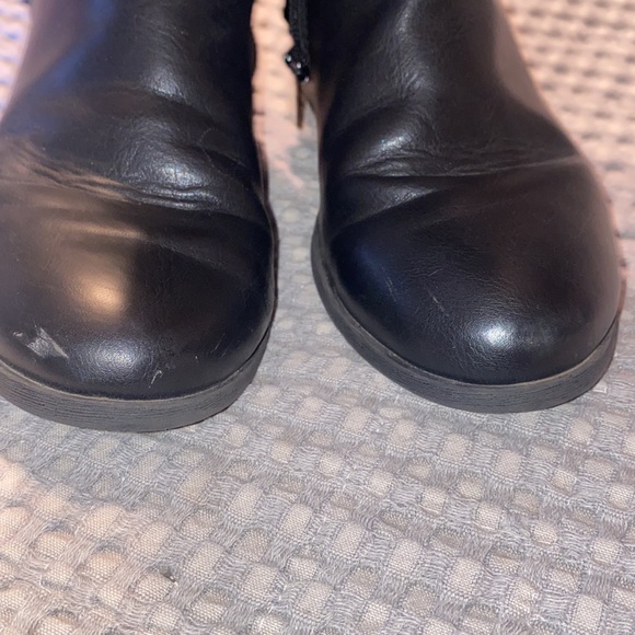 STEVE MADDEN BLACK FRINGE TALL KNEE HIGH BOOTS - Picture 4 of 7